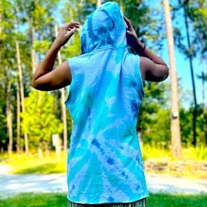tye dyed vest sweatshirt 💚🩵